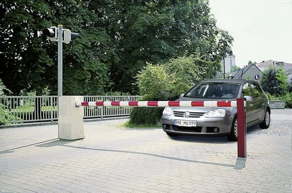 The MAXU1002 RFID Reader is Ideal for Perimeter Protection and Parking Management